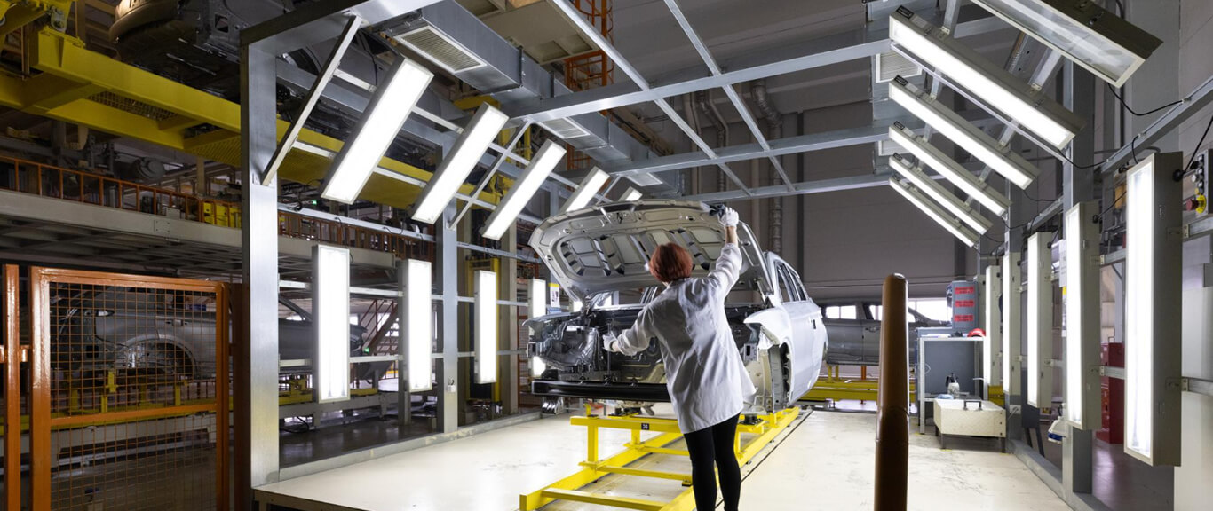 Üretimden Güvenliğe: Modern Fabrika Aydınlatmasında Dikkat Edilmesi Gereken 5 Altın Kural